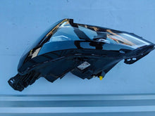 Laden Sie das Bild in den Galerie-Viewer, Frontscheinwerfer Peugeot 89914773 Links Scheinwerfer Headlight SCH9836853399gs