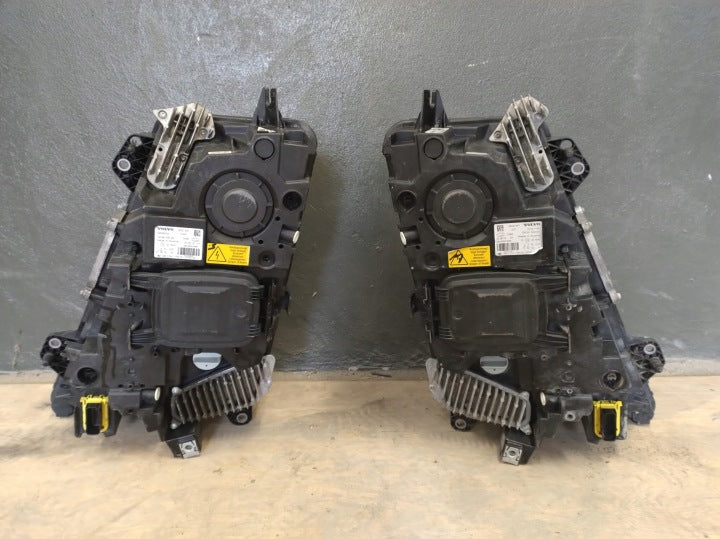 Frontscheinwerfer Volvo 22239253 21221142 Ein Stück (Rechts oder Links) SCH9839731858my