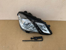 Laden Sie das Bild in den Galerie-Viewer, Frontscheinwerfer Mercedes-Benz A2128202061 Rechts Scheinwerfer Headlight SCH9841553068xj