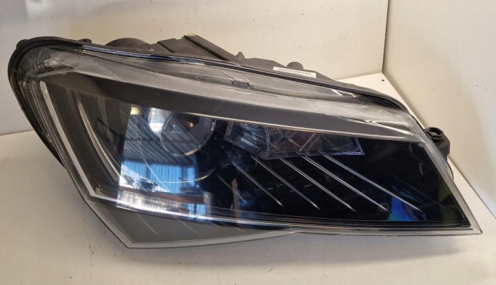 Frontscheinwerfer Skoda Superb 3V1941016B Xenon Rechts Scheinwerfer Headlight SCH9844300773ke