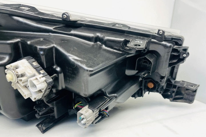 Frontscheinwerfer Toyota Hilux VIII 1EJ923863030C Links Scheinwerfer Headlight SCH9847521795va