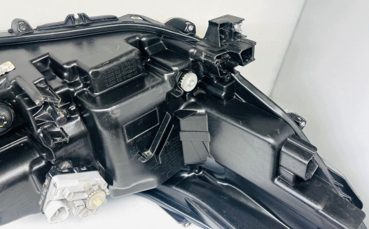 Frontscheinwerfer Toyota Hilux VIII 1EJ923863030C Links Scheinwerfer Headlight SCH9847521795va