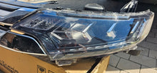 Laden Sie das Bild in den Galerie-Viewer, Frontscheinwerfer Mitsubishi Outlander III 8301D332 8301D331 LED Ein Satz SCH9858452392ab