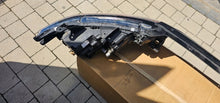 Laden Sie das Bild in den Galerie-Viewer, Frontscheinwerfer Mitsubishi Outlander III 8301D332 8301D331 LED Ein Satz SCH9858452392ab