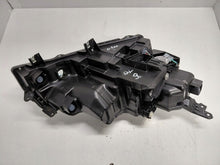 Laden Sie das Bild in den Galerie-Viewer, Frontscheinwerfer Suzuki Vitara I 100-7R016 Full LED Links Headlight SCH9861673484pk