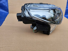 Laden Sie das Bild in den Galerie-Viewer, Frontscheinwerfer Suzuki Vitara I 35120-74S30 Full LED Rechts Headlight SCH9872261743gd