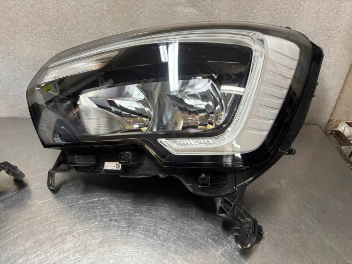 Frontscheinwerfer Renault Master III 260607867R Links Scheinwerfer Headlight SCH9881538703ri