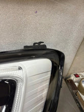 Load image into Gallery viewer, Frontscheinwerfer Renault Master III 260607867R Links Scheinwerfer Headlight SCH9881538703ri