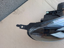 Laden Sie das Bild in den Galerie-Viewer, Frontscheinwerfer Toyota Proace 9847211480 Rechts Scheinwerfer Headlight SCH9885009638rk