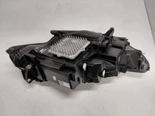 Laden Sie das Bild in den Galerie-Viewer, Frontscheinwerfer Land Rover I Sport Discovery MK72-13W030-EB Links Headlight SCH9886877829xt
