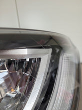 Laden Sie das Bild in den Galerie-Viewer, Frontscheinwerfer Toyota 4 Yaris 52-333 Links Scheinwerfer Headlight SCH9890163859dg
