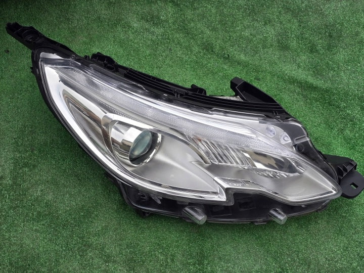 Frontscheinwerfer Peugeot 2008 9677810280 Rechts Scheinwerfer Headlight SCH9895649450od