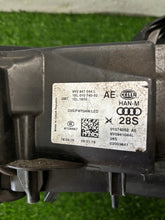 Laden Sie das Bild in den Galerie-Viewer, Frontscheinwerfer Audi A3 8V0941044 Rechts Scheinwerfer Headlight SCH9900346622xe