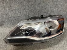 Load image into Gallery viewer, Frontscheinwerfer Skoda Rapid 5JB941015C Xenon Links Scheinwerfer Headlight SCH9908022813zu
