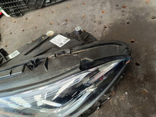 Laden Sie das Bild in den Galerie-Viewer, Frontscheinwerfer Mercedes-Benz Cla A1189068300 LED Links Scheinwerfer Headlight SCH9921724839cm