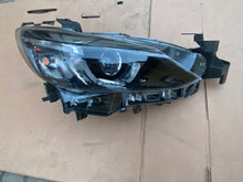 Laden Sie das Bild in den Galerie-Viewer, Frontscheinwerfer Mazda 6 Gj 100-65041 Rechts Scheinwerfer Headlight SCH9922971771tz
