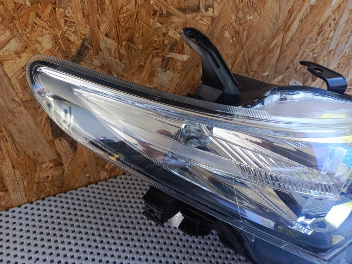 Frontscheinwerfer Toyota Auris 81110-02E40 LED Rechts Scheinwerfer Headlight SCH9927778233fc