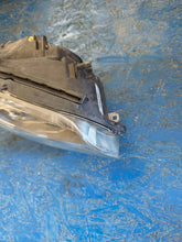 Laden Sie das Bild in den Galerie-Viewer, Frontscheinwerfer BMW 1 E87 7249650 Rechts Scheinwerfer Headlight SCH9931964236xk