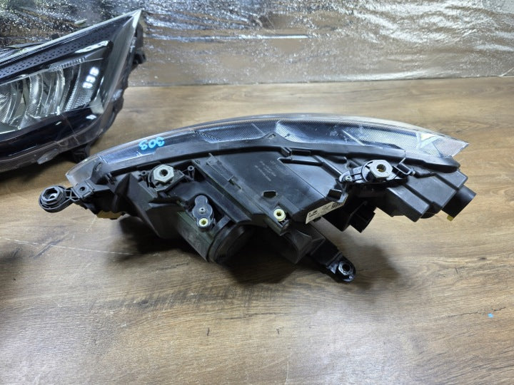 Frontscheinwerfer Seat Ibiza I V 6F1941006E 40111000 Rechts Headlight SCH9938214147py