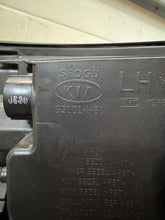 Laden Sie das Bild in den Galerie-Viewer, Frontscheinwerfer Kia Stonic 92102H8 Ein Satz Scheinwerfer Headlight SCH9938993530qx