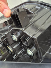 Load image into Gallery viewer, Frontscheinwerfer Ssangyong Korando 83102-37201 Full LED Rechts Headlight SCH9948415501rn