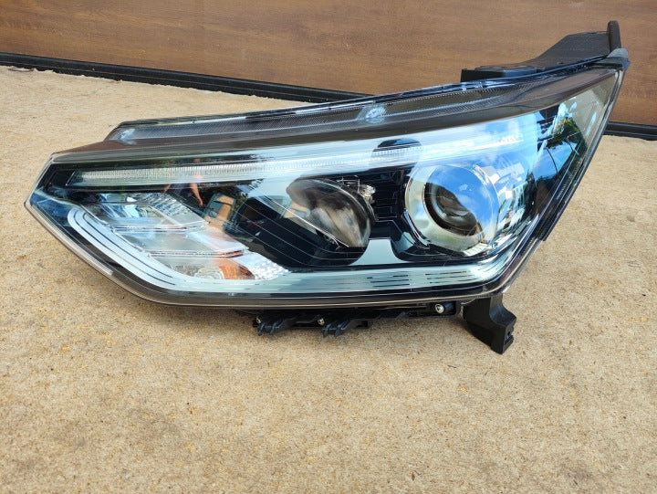 Frontscheinwerfer Ssangyong Korando 83101 37101 Links Scheinwerfer Headlight SCH9948802645xi