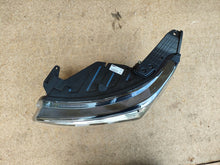 Laden Sie das Bild in den Galerie-Viewer, Frontscheinwerfer Ssangyong Korando 83101 37101 Links Scheinwerfer Headlight SCH9948802645xi