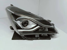 Laden Sie das Bild in den Galerie-Viewer, Frontscheinwerfer Toyota Yaris 212112L2000 Rechts Scheinwerfer Headlight SCH9960651771ip