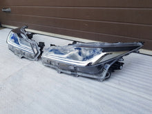 Laden Sie das Bild in den Galerie-Viewer, Frontscheinwerfer Toyota Corolla 81150-02T50 Ein Satz Scheinwerfer Headlight SCH9963084248wf