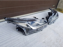 Laden Sie das Bild in den Galerie-Viewer, Frontscheinwerfer Toyota Corolla 81150-02T50 Ein Satz Scheinwerfer Headlight SCH9963084248wf