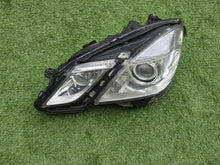Laden Sie das Bild in den Galerie-Viewer, Frontscheinwerfer Mercedes-Benz W212 A2128201961 Xenon Links Headlight SCH9964892155bj