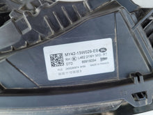 Laden Sie das Bild in den Galerie-Viewer, Frontscheinwerfer Land Rover I Discovery V MY4213W029EB 89916094 Rechts SCH9972010990gt
