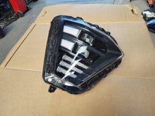 Load image into Gallery viewer, Frontscheinwerfer Hyundai Kona 92102-BE100 LED Rechts Scheinwerfer Headlight SCH9979899982id