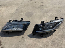 Laden Sie das Bild in den Galerie-Viewer, Frontscheinwerfer Iveco I 58029054780 LED Links Scheinwerfer Headlight SCH9987840209cx