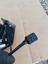 Laden Sie das Bild in den Galerie-Viewer, Außenspiegel Renault Master I 963016390R Elektrisch 9Pin Rechts Schwarz SSP4108254640bz