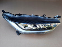 Load image into Gallery viewer, Frontscheinwerfer Toyota 4 Yaris LED Rechts Scheinwerfer Headlight