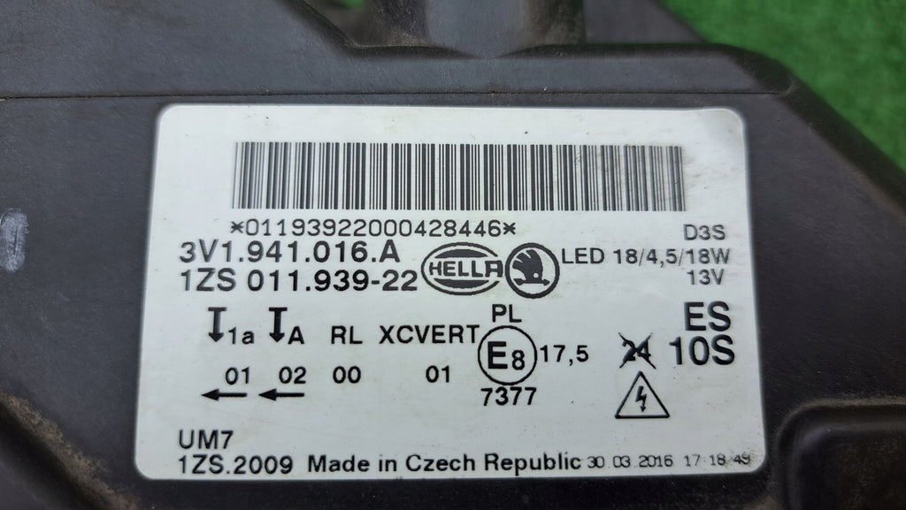 Frontscheinwerfer Skoda Superb III 3V1941016A Xenon Rechts Headlight