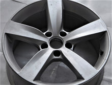 Load image into Gallery viewer, 1x Alufelge 17 Zoll 7.0&quot; 5x112 39ET Glanz Silber 7N0601025 VW Sharan Rim Wheel