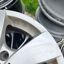 Load image into Gallery viewer, 1x Alufelge 17 Zoll 7.5" 5x120 43ET Glanz Grau 6776777 BMW 5 E60 E61 Rim Wheel FEL4580493319fm