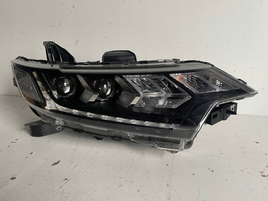 Frontscheinwerfer Mitsubishi Outlander III 8301D3-32 ECM921-22E20 LED Rechts