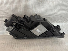 Laden Sie das Bild in den Galerie-Viewer, Frontscheinwerfer Skoda Octavia III 5E1941015D Full LED Links Headlight SCH6502695512cr