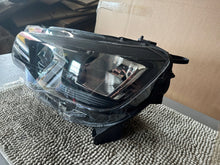 Laden Sie das Bild in den Galerie-Viewer, Frontscheinwerfer Peugeot Partner Rifter 9816826980 Links Scheinwerfer Headlight