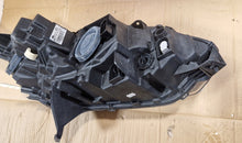 Laden Sie das Bild in den Galerie-Viewer, Frontscheinwerfer Ford Transit Connect FT1113W030DB 90070362 Links Headlight SCH4923828210za