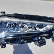 Load image into Gallery viewer, Frontscheinwerfer Cupra Born 10F941774 Rechts Scheinwerfer Headlight SCH8669506005an