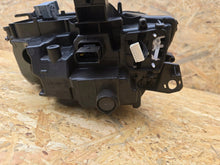 Laden Sie das Bild in den Galerie-Viewer, Frontscheinwerfer Opel Astra 662588537 Rechts Scheinwerfer Headlight SCH4811021582sl