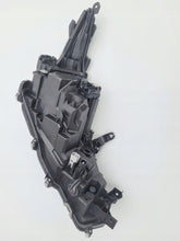 Laden Sie das Bild in den Galerie-Viewer, Frontscheinwerfer Toyota Corolla 81150-02T50-00 LED Links Scheinwerfer Headlight SCH4222319891nd