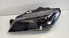 Load image into Gallery viewer, Frontscheinwerfer Seat Superb 3V1941015B Xenon Links Scheinwerfer Headlight