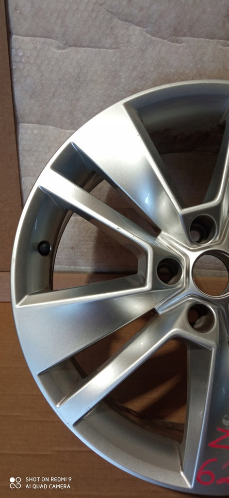 1x Alufelge 18 Zoll 7.0" 5x112 43ET Glanz Silber 565601025G Skoda Kodiaq