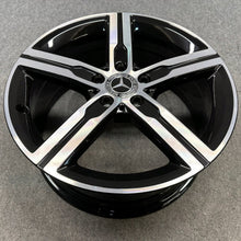 Laden Sie das Bild in den Galerie-Viewer, 4x Alufelge 18 Zoll 7.5" 5x112 49ET Glanz Schwarz A1774013200 Mercedes-Benz Cla FEL4150679792hg