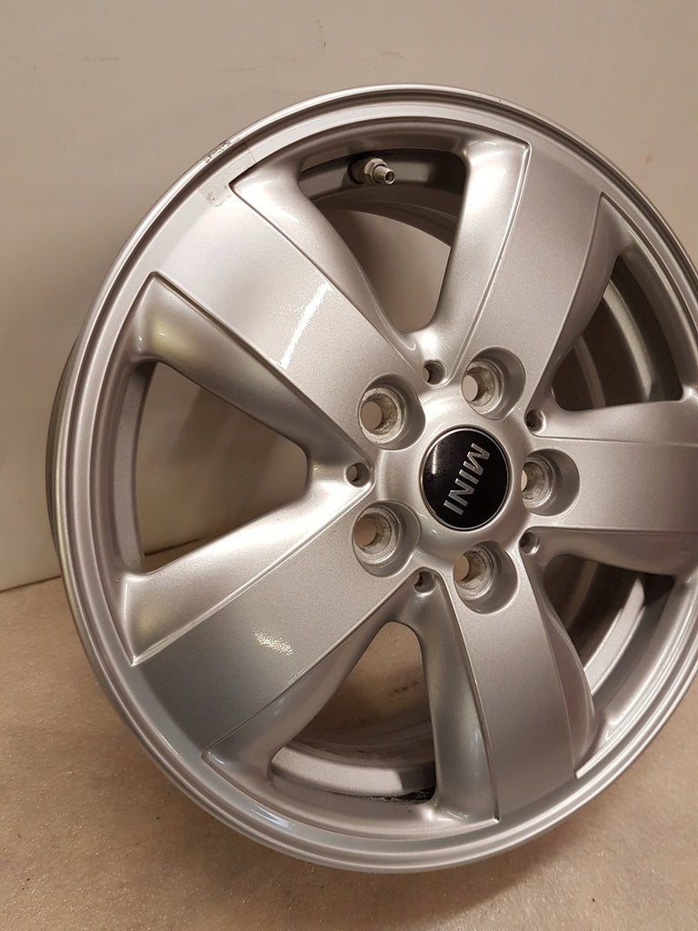 1x Alufelge 15 Zoll 5.5" 5x112 46ET Glanz Silber 6855101 Mini F57 F56 F55